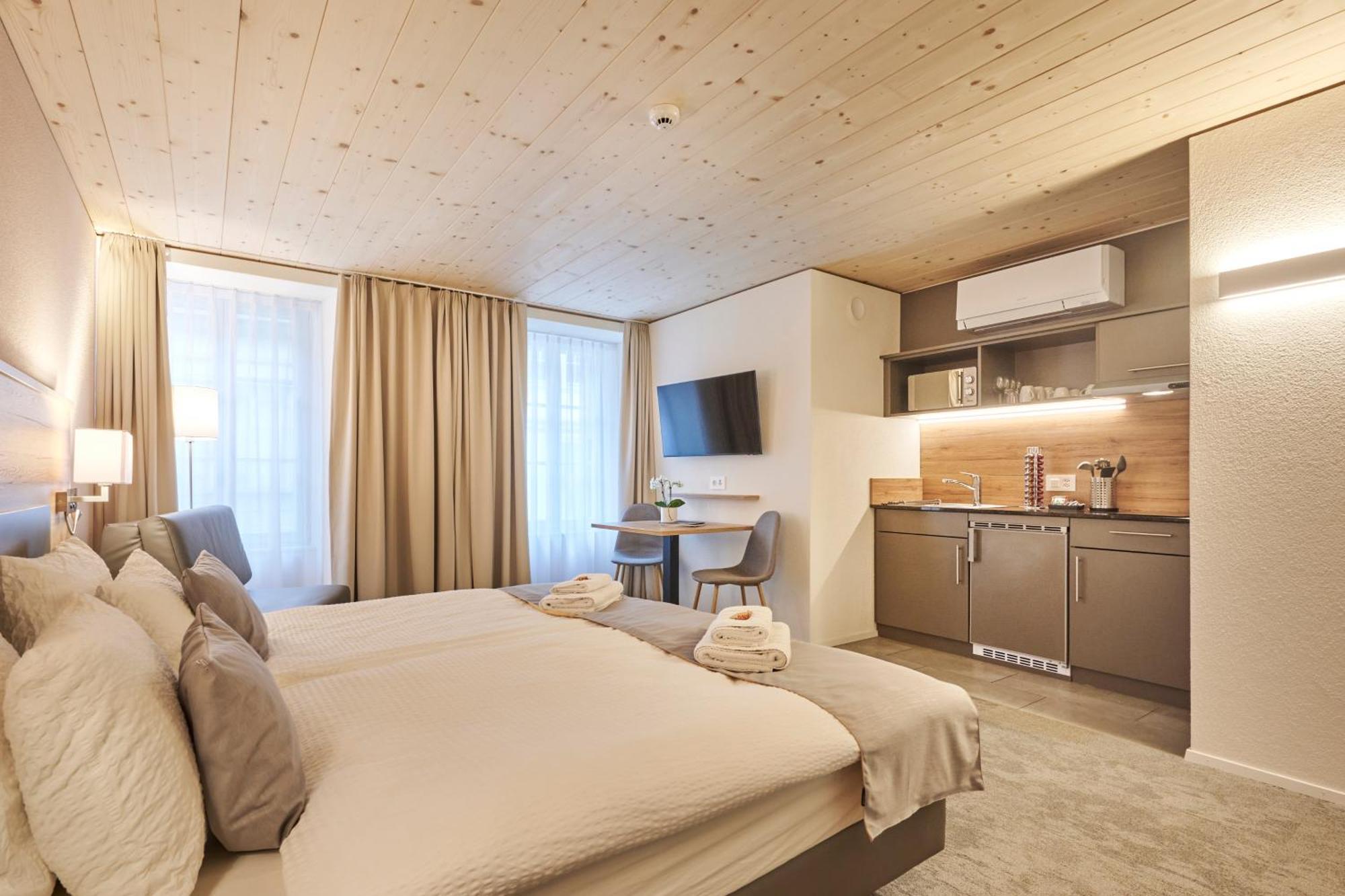 Krone - Self Check-in Apartahotel *